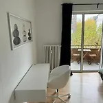 4 bedroom apartment in fancy Düsseldorf Oberkassel