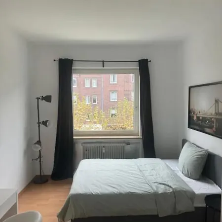 Apartment 4 Bedroom In Fancy Oberkassel Düsseldorf